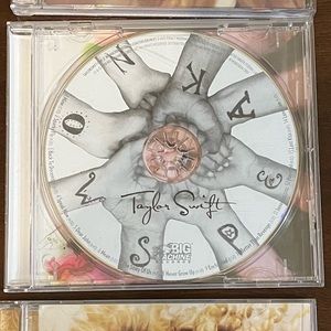 Taylor Swift Speak Now original 2010 CD NO CD book